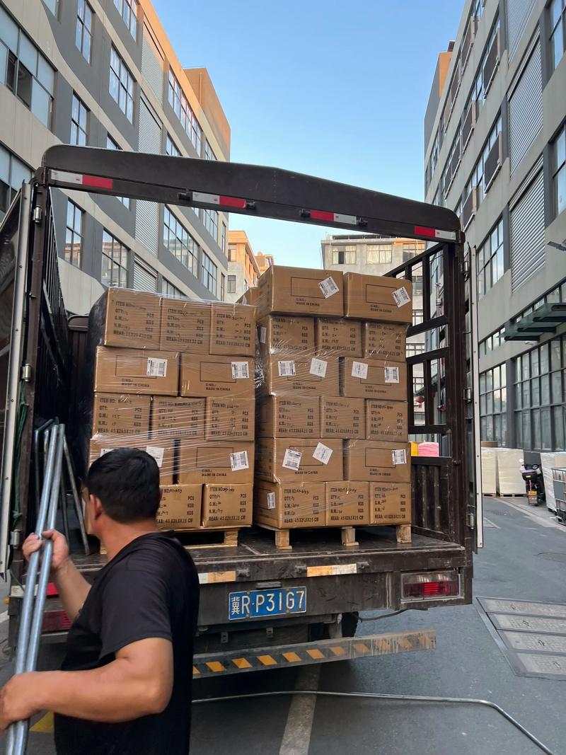 义乌小商品批发：市场风向标下的机遇与挑战